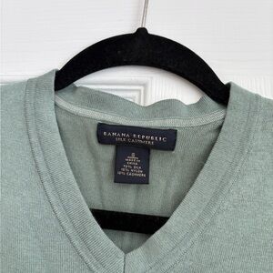Banana Republic Mint Silk Cashmere V-Neck Sweater